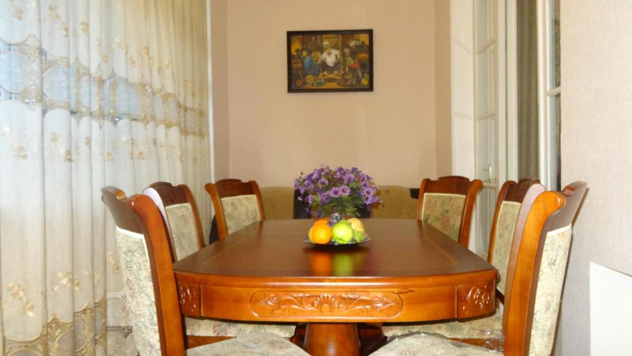 Apartment Vake-Saburtalo Tbilissi Extérieur photo